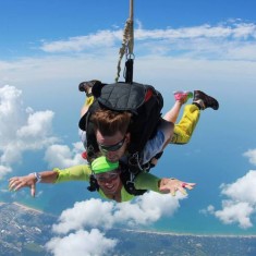 Singles skydiving events